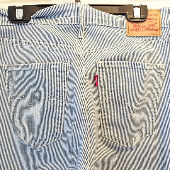 NWOT Levis Pinstripe Mile High Super Skinny Jeans - US30 - Picture 5 of 5